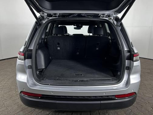 Silver Zynith 2024 Jeep Grand Cherokee Altitude