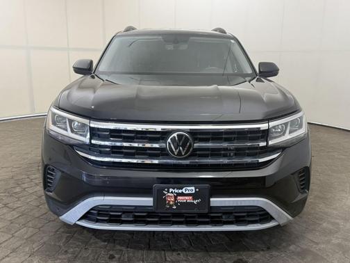 Deep Black Pearl 2023 Volkswagen Atlas 2.0T SE w/Technology 4MOTION