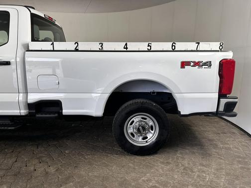 Oxford White 2023 Ford F-250 XL