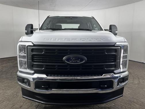 Oxford White 2023 Ford F-250 XL