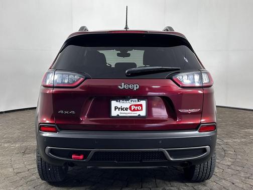 Velvet Red Pearlcoat 2019 Jeep Cherokee Trailhawk