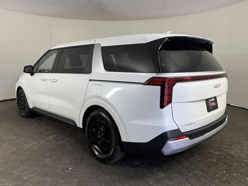 Snow White Pearl 2026 Kia Carnival LXS