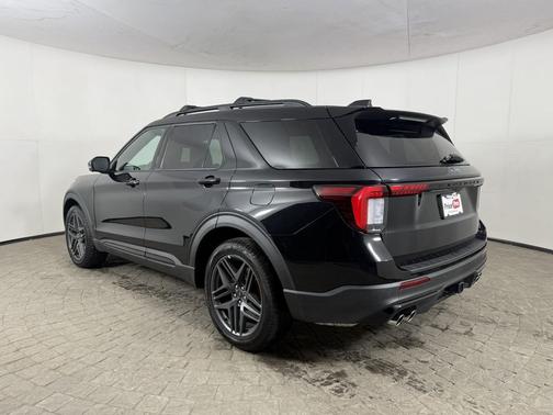 2025 Ford Explorer ST 3.0L Ecoboost 4WD **Only 18 Miles**