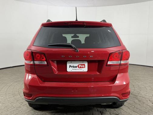 Redline 2 Coat Pearl 2019 Dodge Journey SE