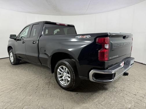 Black 2022 Chevrolet Silverado 1500 LT