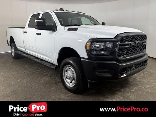 Bright White Clearcoat 2024 RAM 2500 Tradesman 4x4 Crew Cab 8' Box