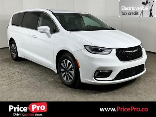2022 Chrysler Pacifica Hybrid Touring L
