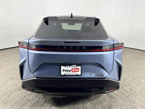 2023 Lexus RZ 450e Luxury