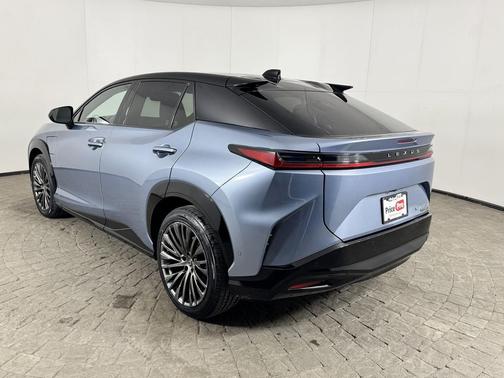 2023 Lexus RZ 450e Luxury