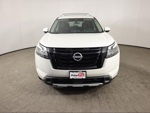 2024 Nissan Pathfinder SL FWD