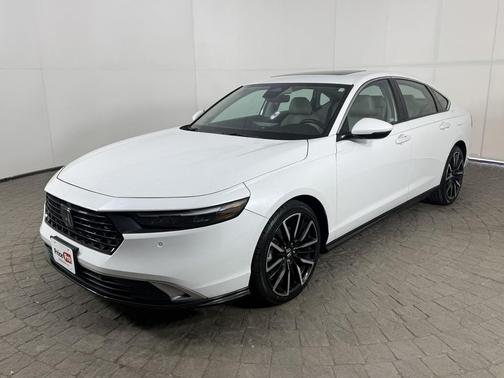 Platinum White Pearl 2024 Honda Accord Hybrid Touring