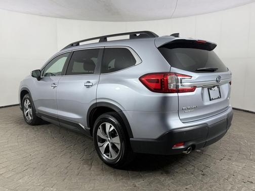 Ice Silver Metallic 2025 Subaru Ascent Premium 7-Passenger