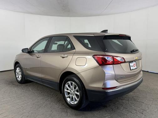 Sandy Ridge Metallic 2018 Chevrolet Equinox LS