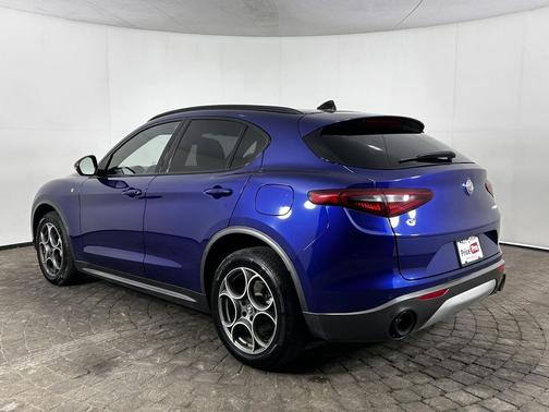 Anodized Blue Metallic 2022 Alfa Romeo Stelvio Ti