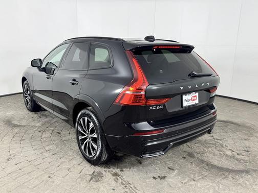 2025 Volvo XC60 B5 Plus