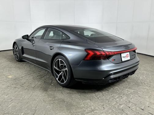 2024 Audi RS e-tron GT quattro