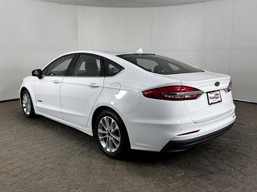Oxford White 2019 Ford Fusion Hybrid SE