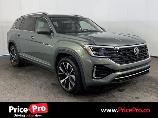 Avocado Green Pearl 2026 Volkswagen Atlas 2.0T SEL Premium R-Line 4MOTION