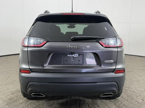 Granite Crystal Metallic Clearcoat 2022 Jeep Cherokee Latitude Lux