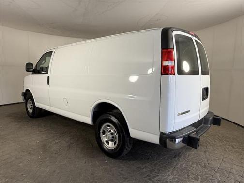 2022 Chevrolet Express 2500 RWD 2500 Regular Wheelbase WT