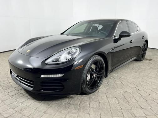 Photo 4 of 23 of 2014 Porsche Panamera S