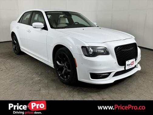 2023 Chrysler 300 Touring