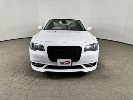 2023 Chrysler 300 Touring