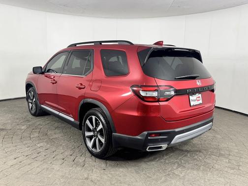 2023 Honda Pilot Touring 8-Passenger