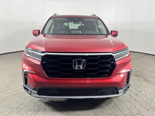 2023 Honda Pilot Touring 8-Passenger
