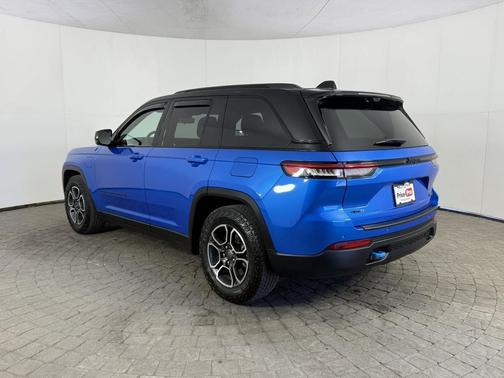 2023 Jeep Grand Cherokee 4xe Trailhawk