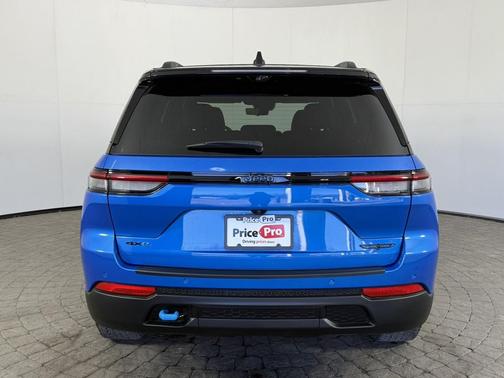 2023 Jeep Grand Cherokee 4xe Trailhawk