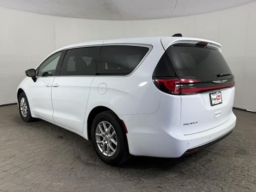 Bright White Clearcoat 2024 Chrysler Pacifica Touring L
