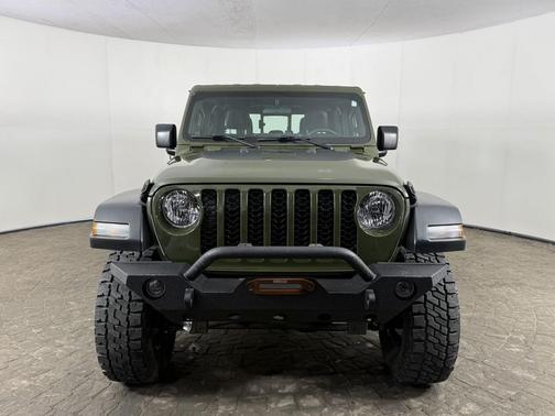2022 Jeep Gladiator Sport