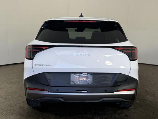 Glacial White Pearl 2026 Kia Sportage LX