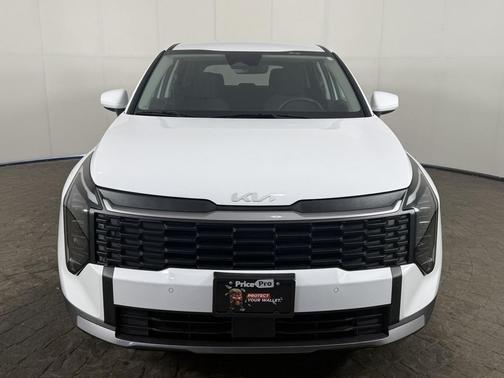 Glacial White Pearl 2026 Kia Sportage LX