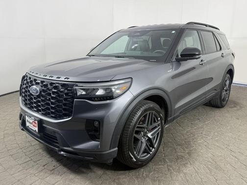 Carbonized Gray Metallic 2025 Ford Explorer ST-Line 4WD