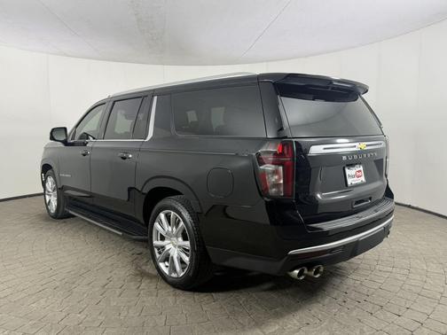 Black 2024 Chevrolet Suburban 4WD 4dr High Country w/Pano Roof & Media