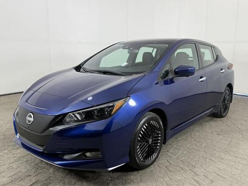 Deep Blue Pearl 2023 Nissan Leaf SV PLUS