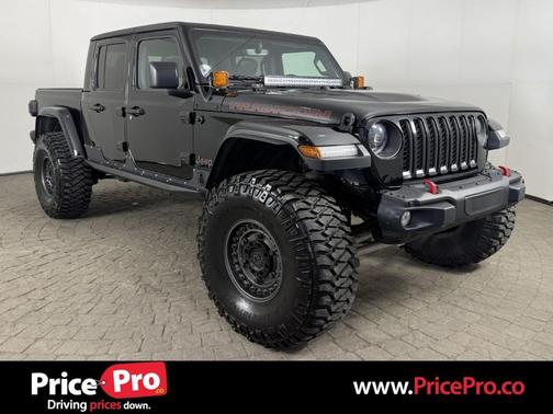 Black Clearcoat 2023 Jeep Gladiator Rubicon