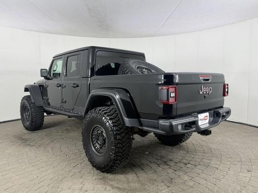 Black Clearcoat 2023 Jeep Gladiator Rubicon