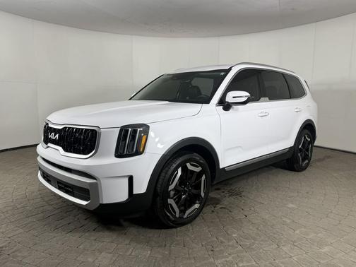 2025 Kia Telluride EX AWD w/2nd Row Captain Chairs