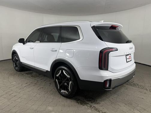 2025 Kia Telluride EX AWD w/2nd Row Captain Chairs