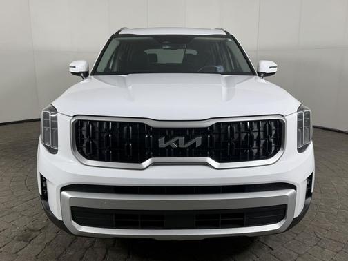 2025 Kia Telluride EX AWD w/2nd Row Captain Chairs