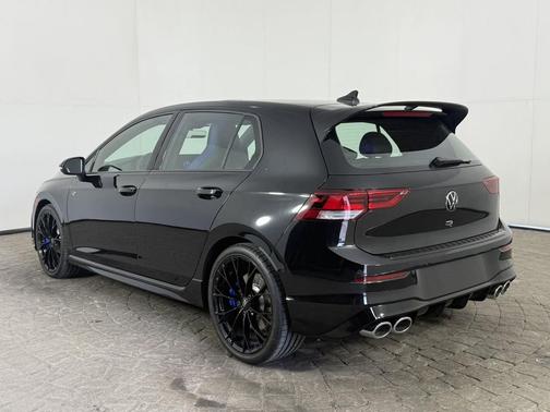 mythos black metallic 2026 Volkswagen Golf R 2.0T DSG