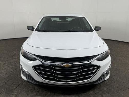 Summit White 2025 Chevrolet Malibu 1LS