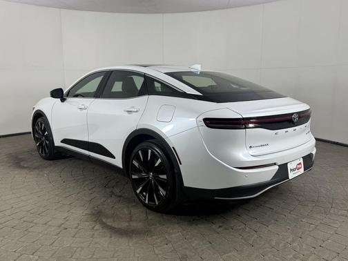 Oxygen White 2026 Toyota Crown Platinum AWD (Natl)