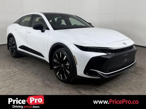 Oxygen White 2026 Toyota Crown Platinum AWD (Natl)