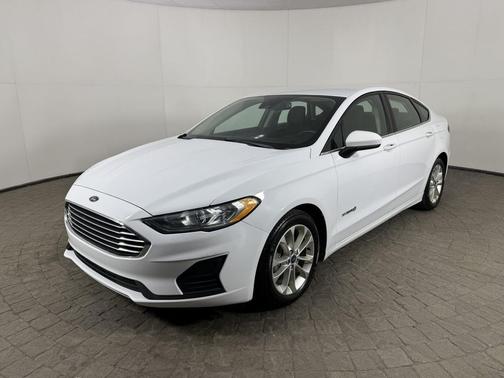 Oxford White 2019 Ford Fusion Hybrid SE