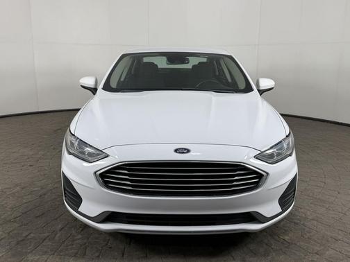 Oxford White 2019 Ford Fusion Hybrid SE