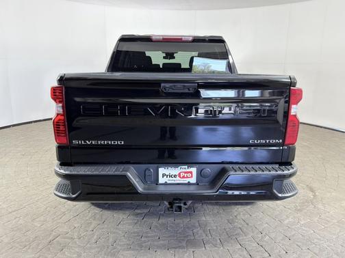 Black 2022 Chevrolet Silverado 1500 Custom